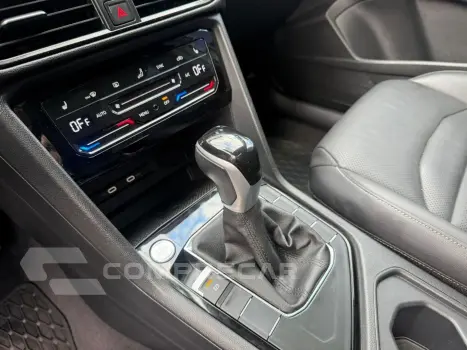 Taos 1.4 250 Tsi Total Flex Highline Automático