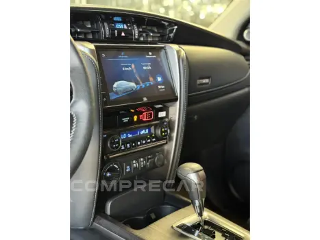 HILUX SW4 2.8 D-4D TURBO DIESEL SRX 7L 4X4 AUTOMÁTICO