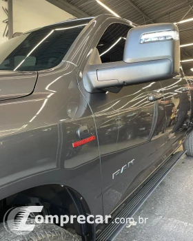 2500 6.7 I6 Turbo Laramie Night Edition CD 4X4