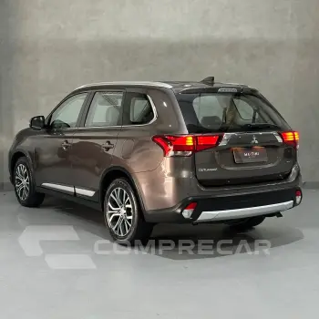 OUTLANDER 2.2 165cv Diesel Aut.