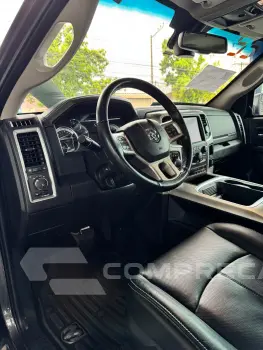 CLASSIC LARAMIE 5.7 CD V8 4X4 Aut.