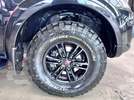 L200 TRITON 3.5 HPE 4X4 CD V6 24V FLEX 4P AUTOMÁTICO