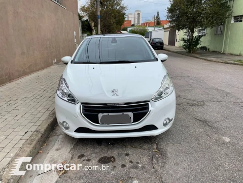 PEUGEOT 208 1.6 16V Griffe 4 portas