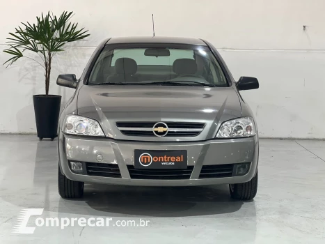 ASTRA 1.8 MPFI GL Sedan 8V