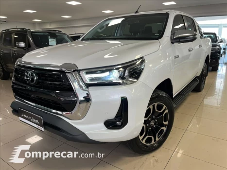 Toyota HILUX 2.8 D-4D TURBO DIESEL CD SRX 4X4 AUTOMÁTICO 4 portas