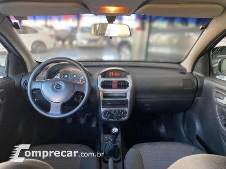 CORSA SEDAN PREMIUM