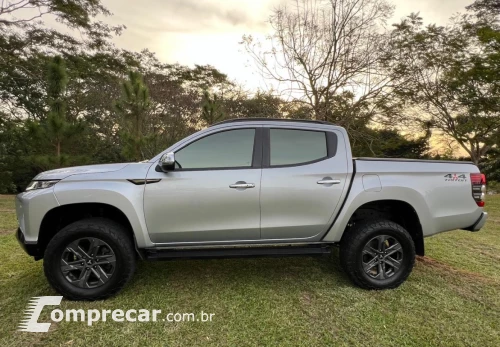 L200 TRITON 2.4 16V Turbo Sport Hpe-s CD 4X4