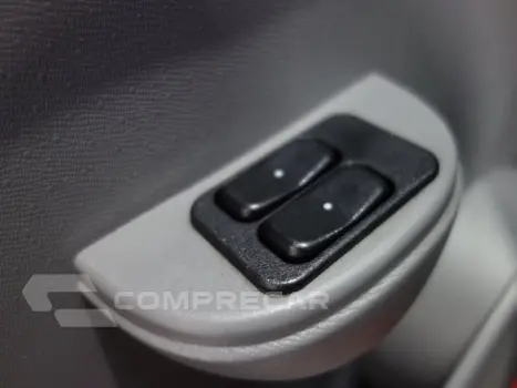 PRISMA - 1.4 MPFI LT 8V 4P MANUAL