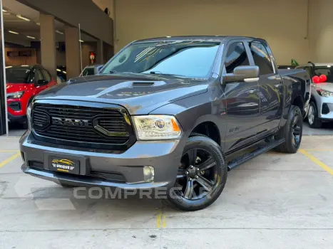 Classic 5.7 V8 Gasolina Laramie Night Edition Cd 4X4 Automát