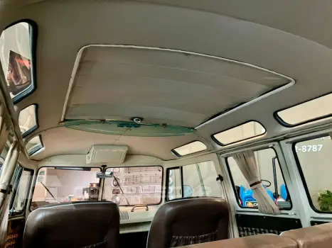 Kombi 1.6 CORUJINHA
