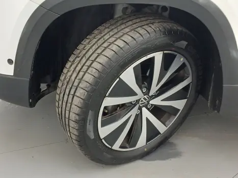 TAOS 1.4 250 TSI TOTAL FLEX HIGHLINE AUTOMÁTICO