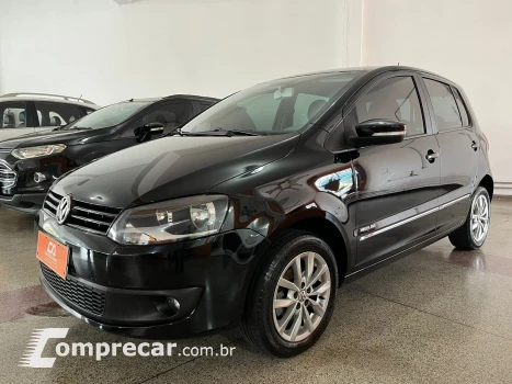 Volkswagen FOX 1.6 MI Highline 8V 4 portas
