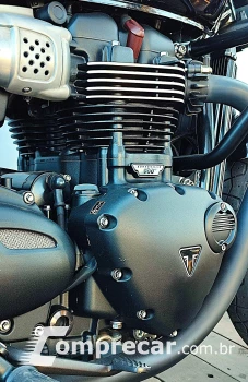 TRIUMPH BONNEVILLE T100 BLACK 900