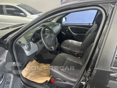 DUSTER TECHROAD 2.0 Hi-Flex 16V Aut.