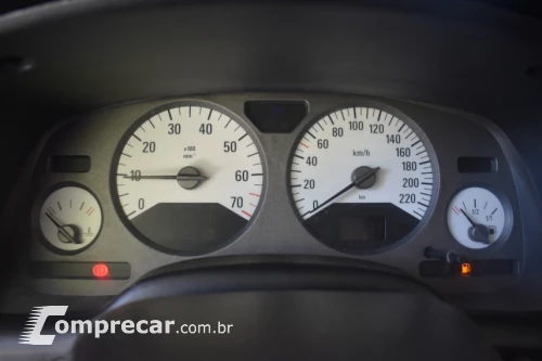 ASTRA 2.0 MPFI CD Sedan 8V