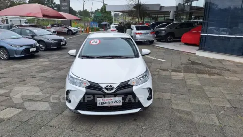 Toyota YARIS 1.5 16V FLEX SEDAN XL LIVE MULTIDRIVE 4 portas