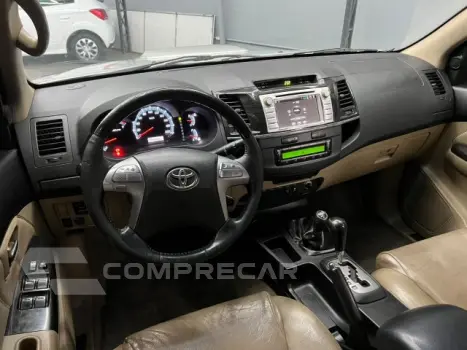HILUX SW4 - 3.0 SRV 4X4 7 LUGARES 16V TURBO INTERCOOLER 4P A