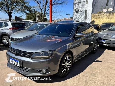 Volkswagen JETTA 2.0 4 portas