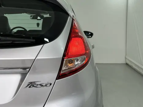 FIESTA 1.6 Titanium Hatch 16V