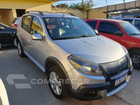 Renault SANDERO - 1.6 STEPWAY 16V 4P AUTOMÁTICO 4 portas