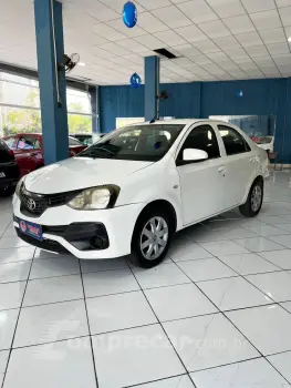 Toyota ETIOS 1.5 XS Sedan 16V 4 portas