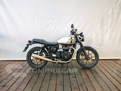 TRIUMPH STREET TWIN