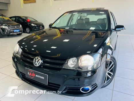 Volkswagen GOLF 1.6 MI SPORTLINE 8V FLEX 4P MANUAL 4 portas