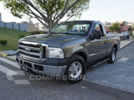 FORD F-250 4.2 XLT 4X2 CS TURBO DIESEL 2P MANUAL 2 portas
