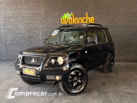 Mitsubishi PAJERO TR4 2.0 4X4 16V 140CV FLEX 4P AUTOMÁTICO 4 portas