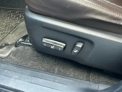 HILUX SW4 2.7 SRV 7 LUGARES 4X2 16V FLEX 4P AUTOMÁTICO