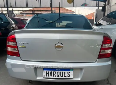 ASTRA 2.0 MPFI Advantage Sedan 8V