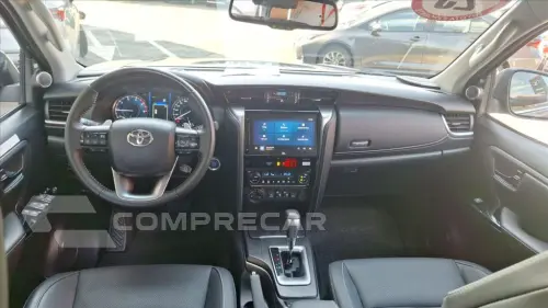 HILUX SW4 2.8 D-4D TURBO DIESEL SRX PLATINUM 7L 4