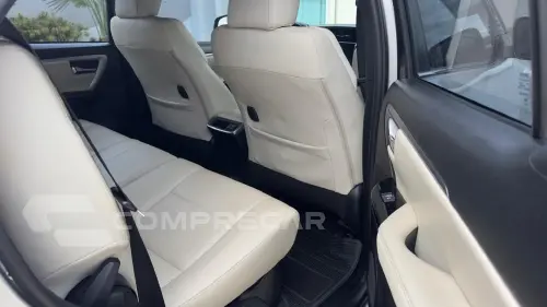 HILUX SW4 2.8 D-4d Turbo Diamond 7L 4X4