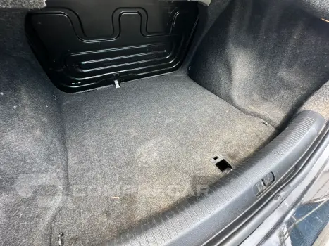 POLO SEDAN 1.6 MI 8V