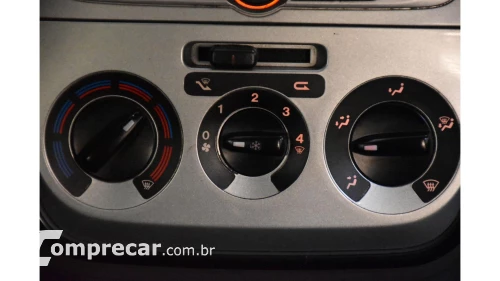 PUNTO - 1.4 ATTRACTIVE 8V 4P MANUAL