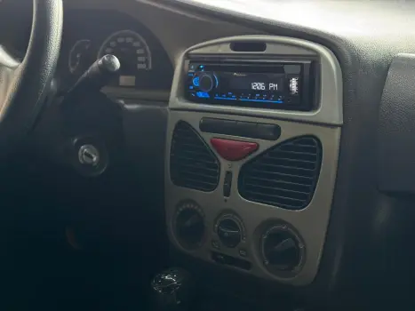 Palio ELX 1.0 Fire/30 Anos F. Flex 8V 4p