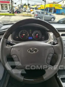AZERA 3.3 MPFI GLS Sedan V6 24V