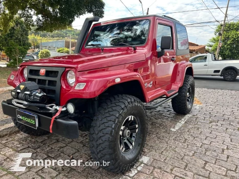 T-4 4x4 3.0 TB Int. Cap. Rígida Diesel