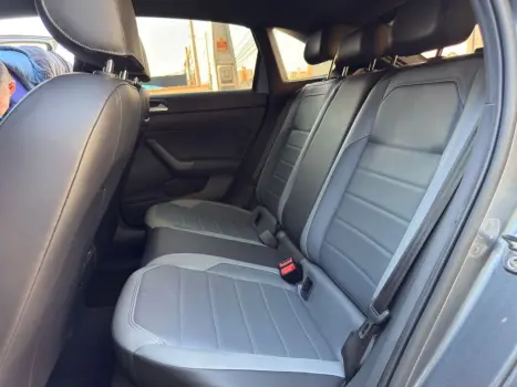 Nivus Highline 1.0 200 TSI Flex Aut.