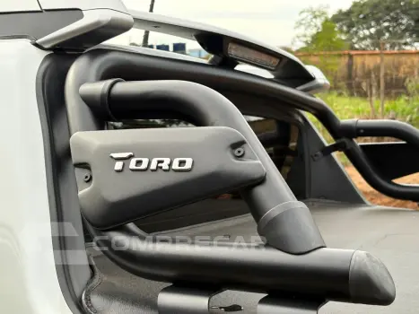 TORO 2.0 16V Turbo Volcano 4X4