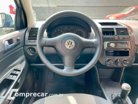 Volkswagen POLO - 1.6 MI 8V 4P MANUAL 4 portas