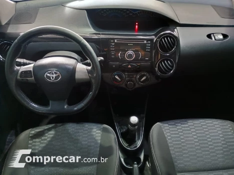 Etios Cross 1.0