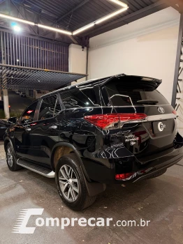 HILUX SW4 2.8 D-4d Turbo SRX 7L 4X4