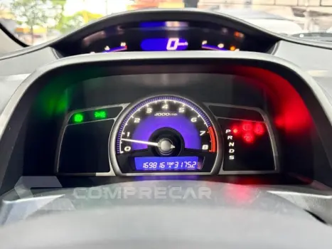 CIVIC - 1.8 EXS 16V 4P AUTOMÁTICO