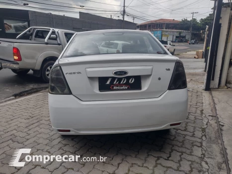 FIESTA 1.6 Rocam SE Sedan 8V