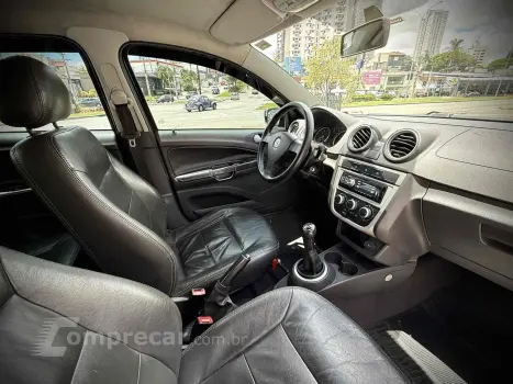 VOYAGE 1.0 MI 8V FLEX 4P MANUAL