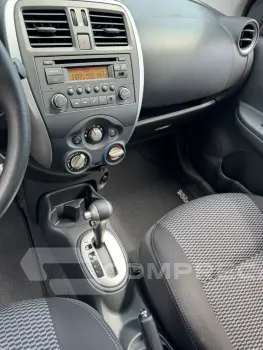 Nissan March 1.6 SV automático