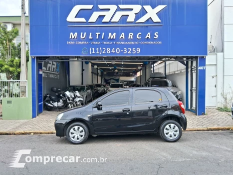 Toyota Etios Hatch 1.3 16V 4P FLEX X 4 portas