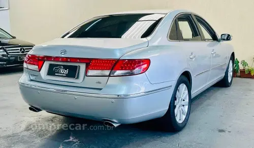 AZERA 3.3 MPFI GLS Sedan V6 24V