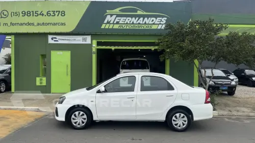 Toyota Etios Sedan 1.5 16V 4P FLEX X 4 portas